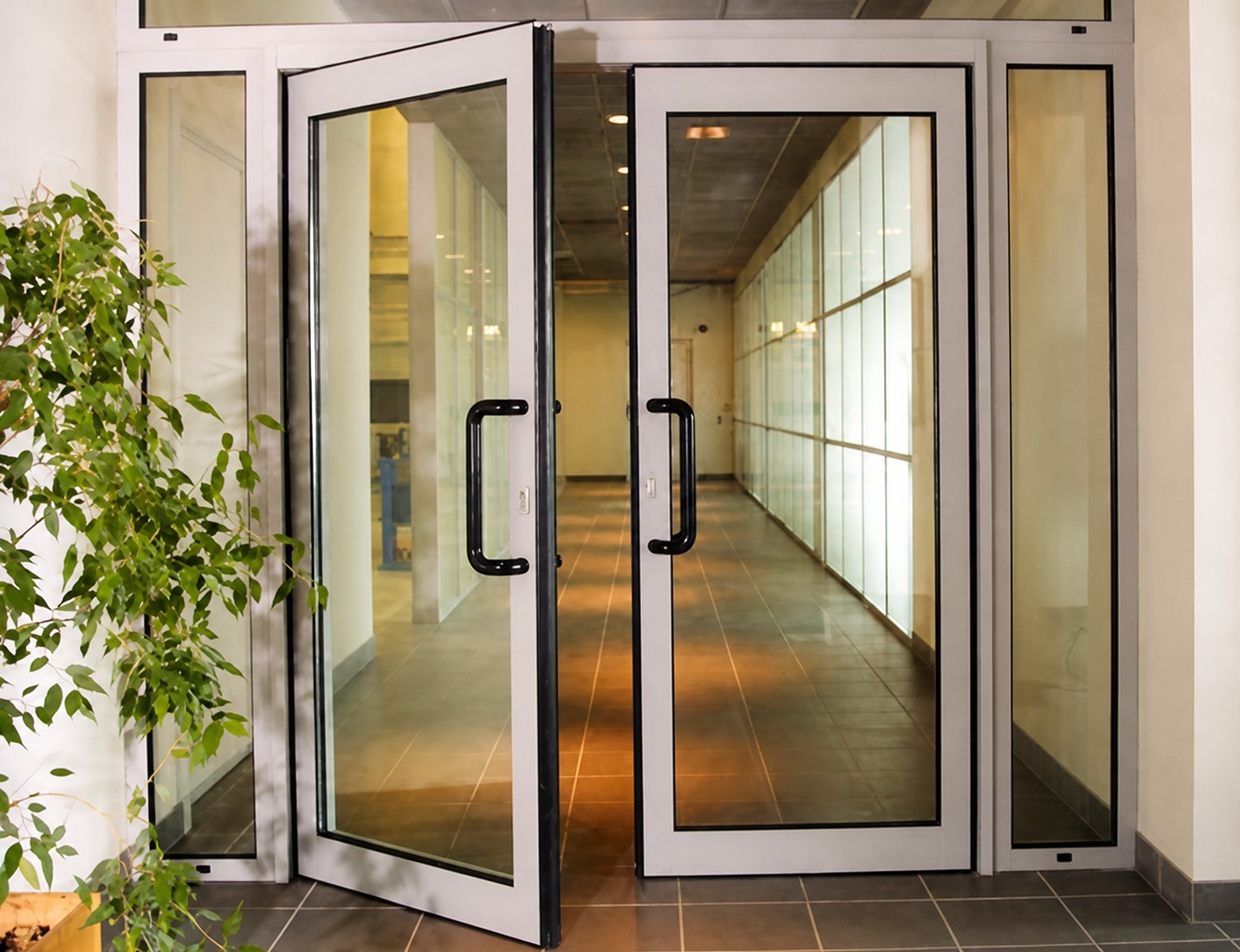 Cửa nhôm Việt Pháp hệ 4400
