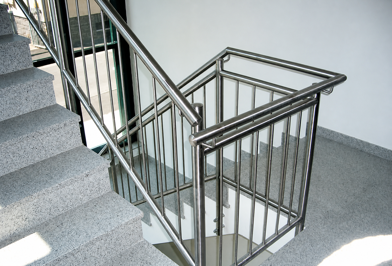 lan-can-cau-thang-inox-14-net-v2